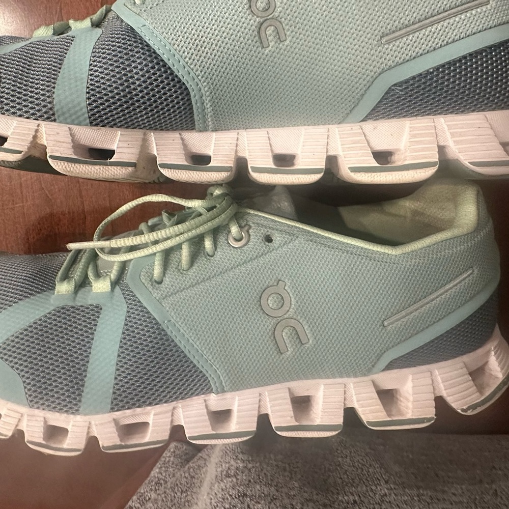 On Cloud Women’s 11 Dusty Blue / Green